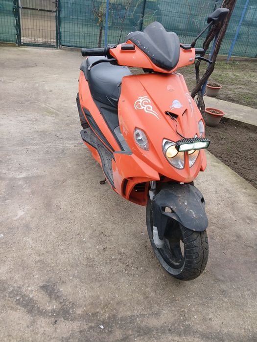 Vând  Scuter Malaguti f12