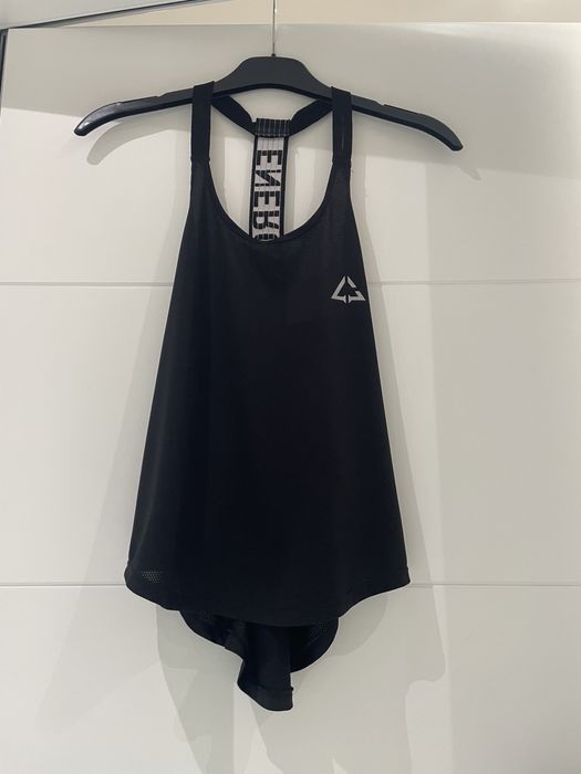 Спортни топове, бюстиета