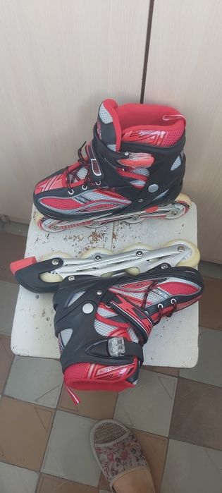 Продам роликовые коньки