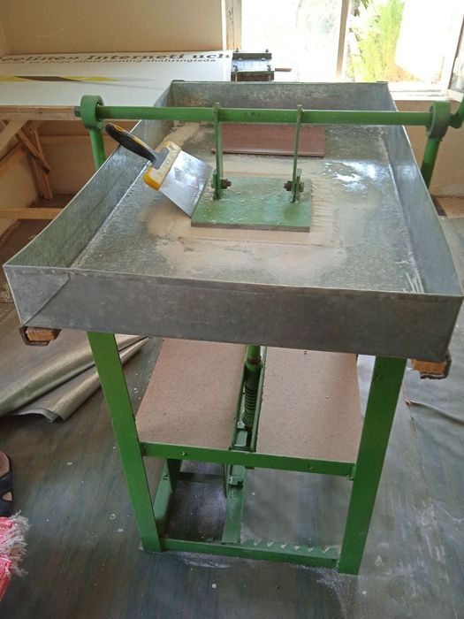 Oq qand qoliblari sotiladi