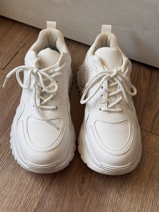 Нови обувки на DeeZee рр37