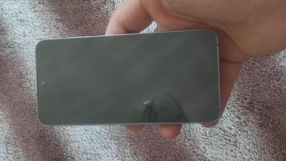 Продавам Samsung C24