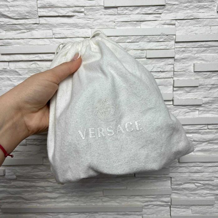 Колан на марката Versace