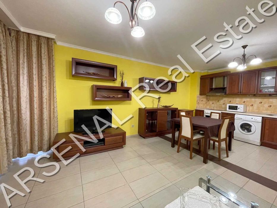 Дава се под наем Тристаен апартамент в София, Витоша - 130 кв.м за 847.62 € - Снимка #1