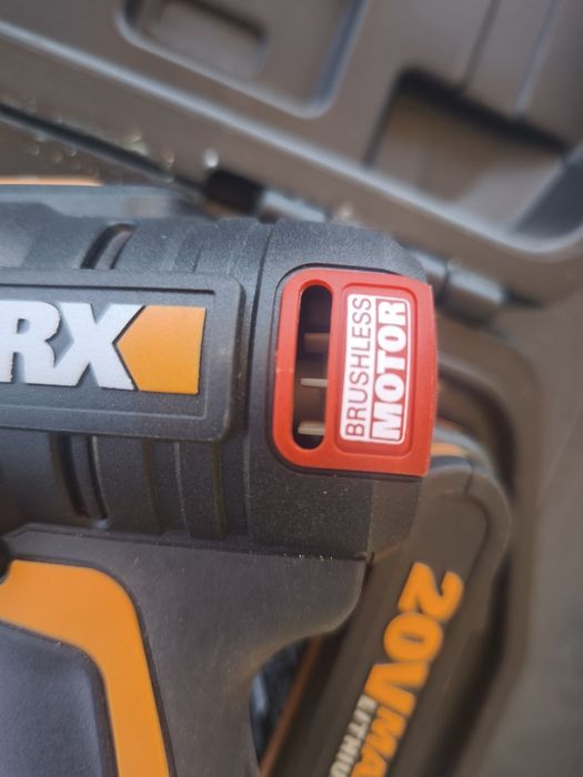Ударно пробивен винтоверт WORX WX373