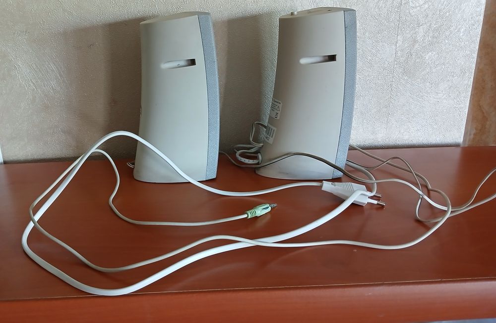 Тонколони за компютър и музикални аудио  техника.