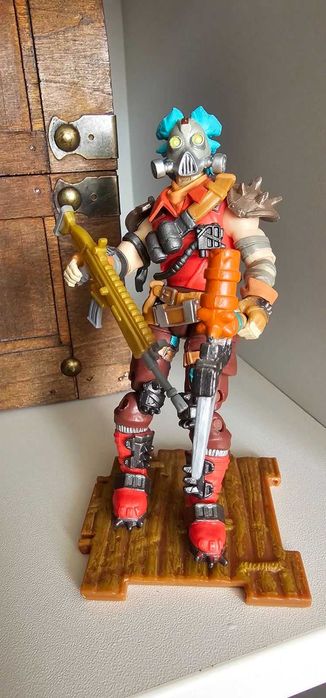 Фигурки/скинове Fortnite Ruckus и Omega, чука на Tor