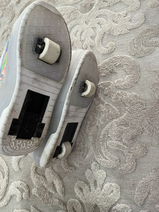 Продам кроссовки ролики