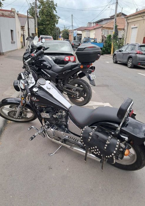 Motocicleta Regal Raptor