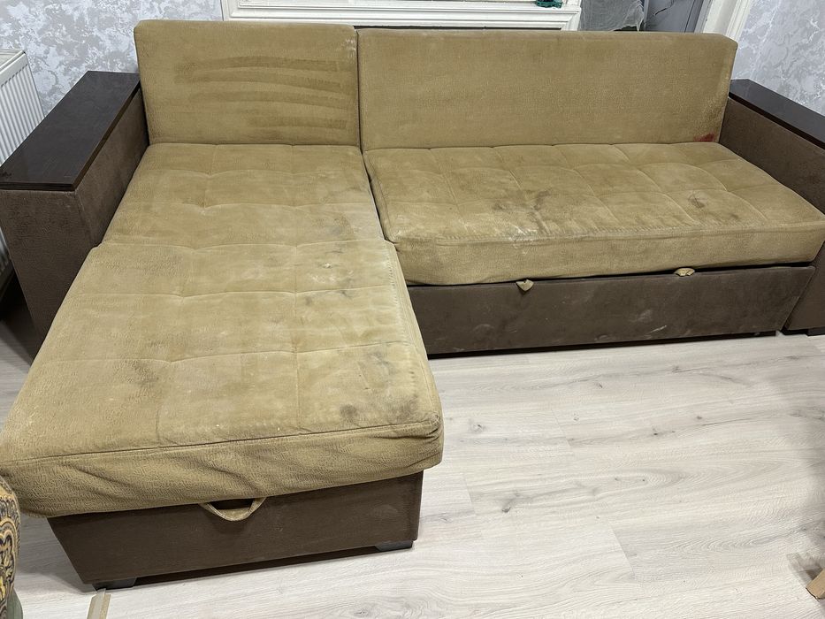 Угловой диван, с огромным спальным местом и ящиком для хранения