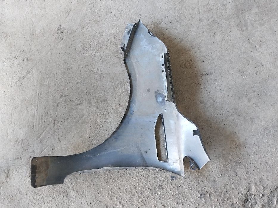 Продам крыло от кио рио