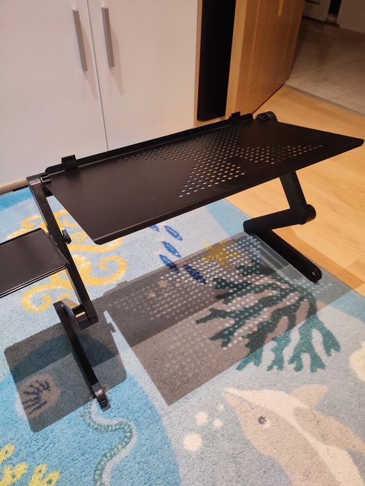 Алуминиева маса за лаптоп за легло с въртящи се на 360 градуса крака