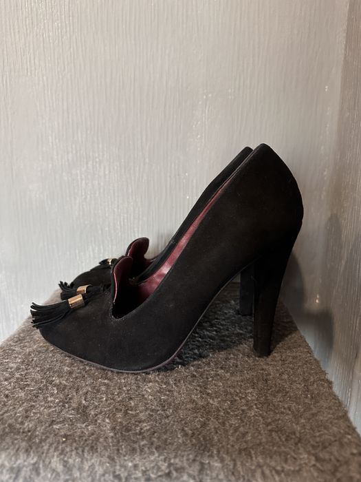 Черные замшевые туфли