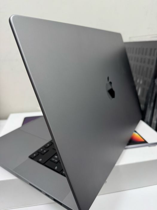 Macbook pro 16 m1pro