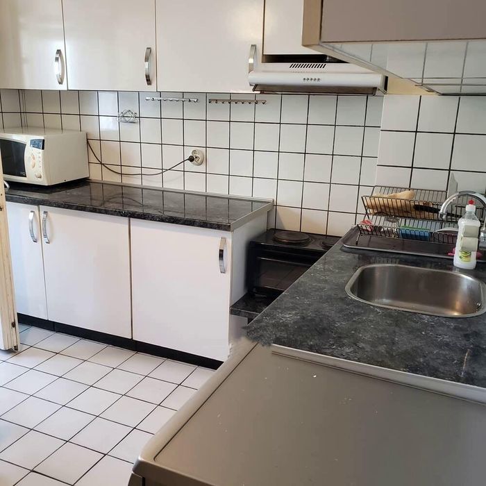 Дава се под наем Тристаен апартамент в София, Младост 4 - 98 кв.м за 700 € - Снимка #2