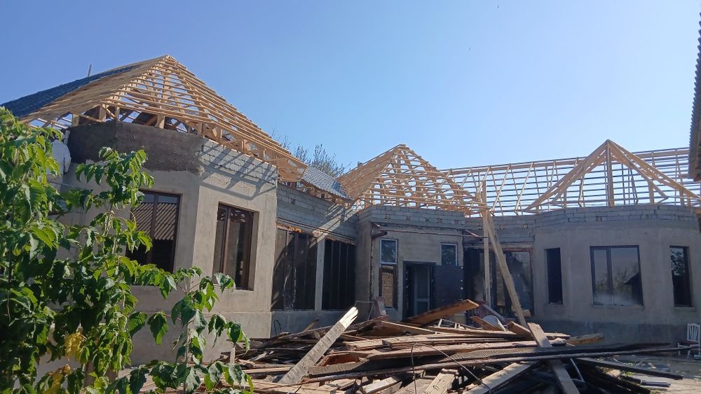 Крыша жабамыз. Черепица профнастил.