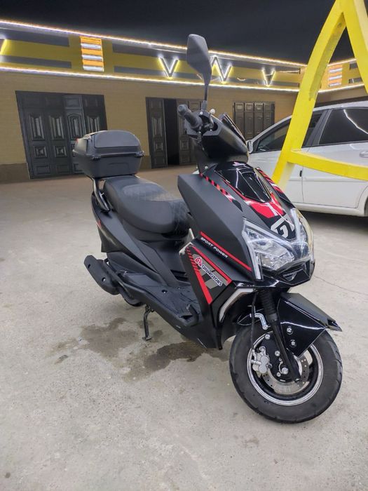 Moto skuter 125 kub