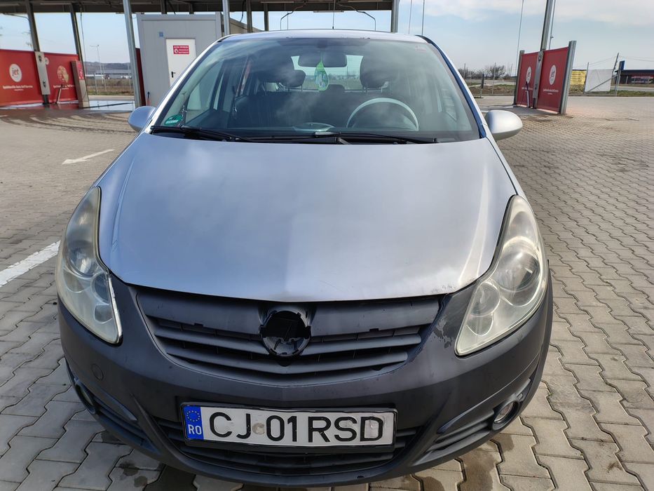 Vand mașina în stare bună