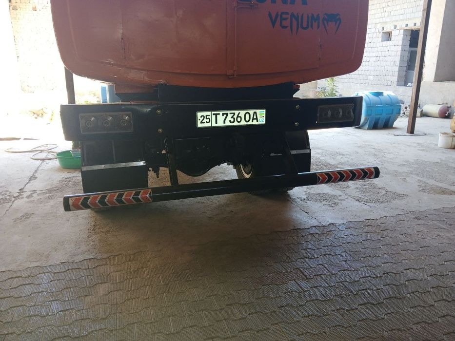 Zil vodovoz sotiladi