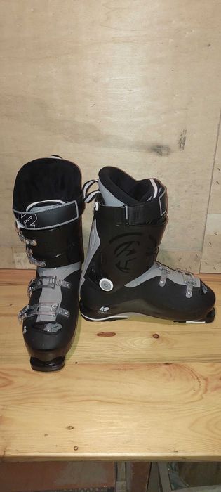 Горные лыжи Atomic в комплекте.