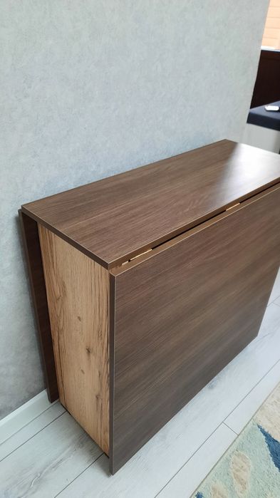 Продам новый стол книжку