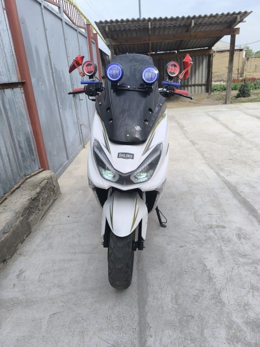 Скутер макси 150 кубов