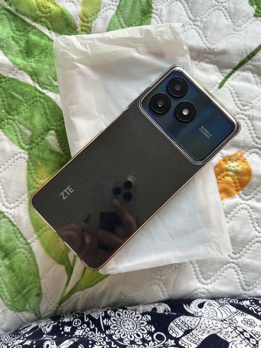 Продаю Новый ТЕЛЕФОН