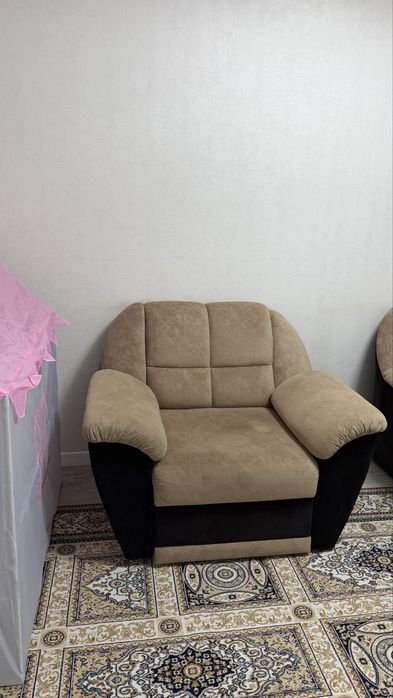 Продам диван с креслом