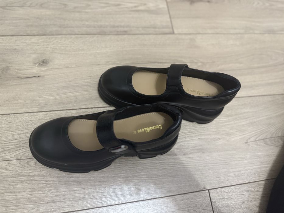 Продам туфли и полуботинки