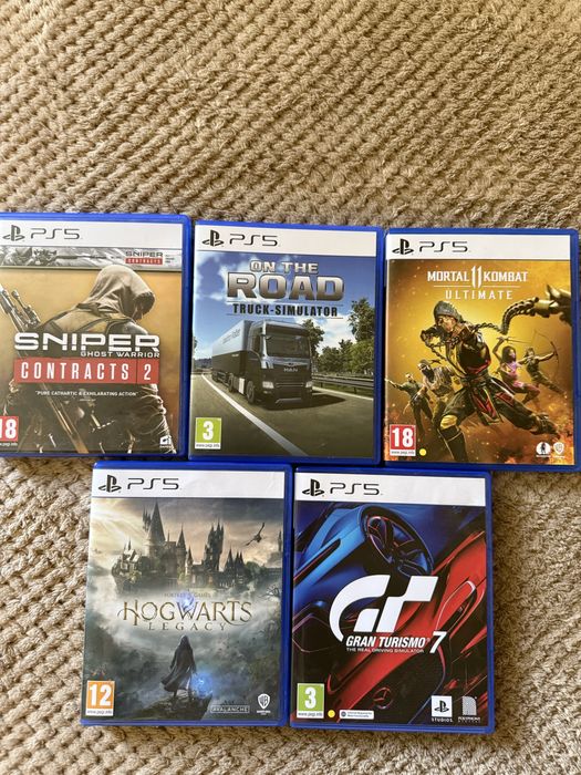 Конзола PLAYSTATION 5 (SLIM) PS5; 1 TB; волан, педали, скоростен лост, зарядно за два контролера; още 1 безжичен контролер и 5 игри