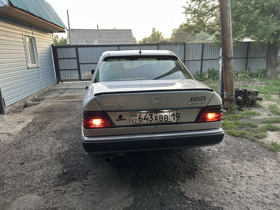 Продам  машину мерседес