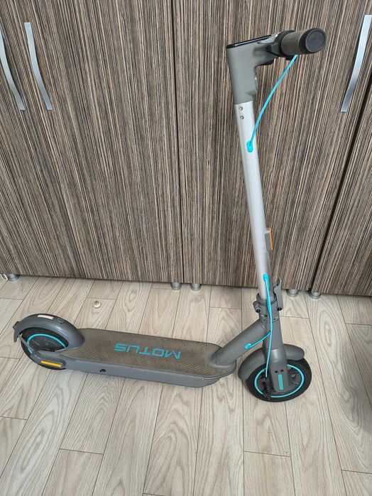 Trotineta electrica Motus Scooty