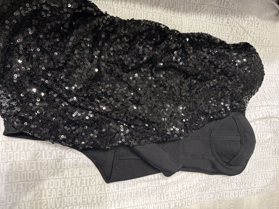 Рокля тип боди с пайети