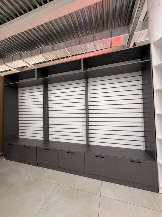 Продам витринв новые