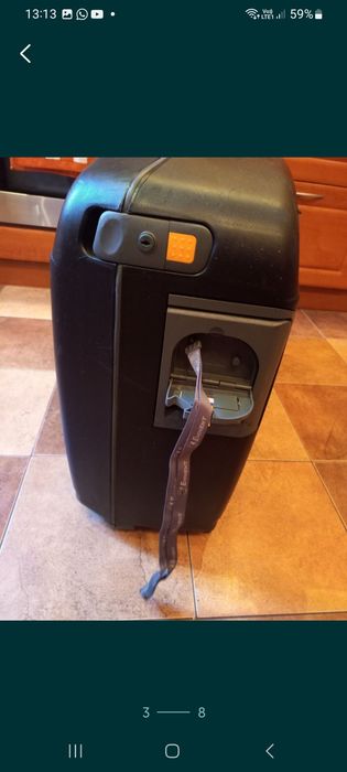 Чемодан чёрный,  пластик