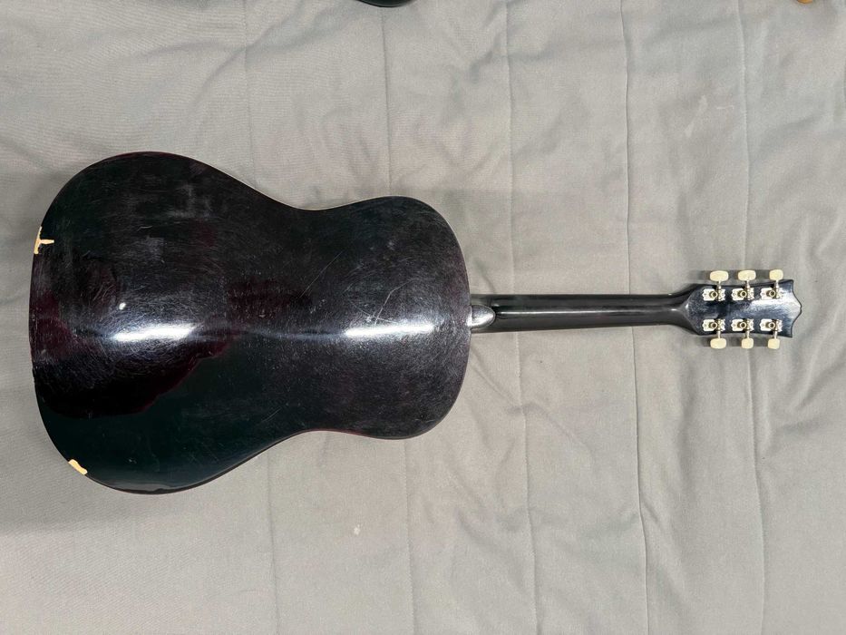 Электрогитара "Rocket" и акустика "Agnetha"