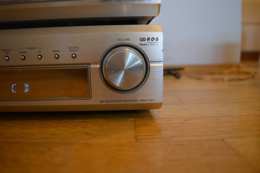 Сет HiFi Стерео Ресийвър и CD плеър DENON DRA-F101