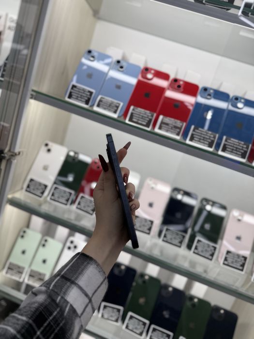 Humor GSM oferă spre vânzare / iPhone 15 Pro Max / 256 GB / Blue / Baterie 86% / Garanție 12 luni / Rate