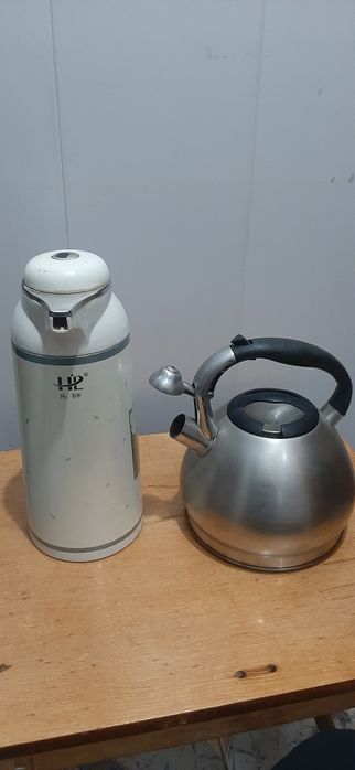 Термос и Чайник продаётся в отличном состоянии.