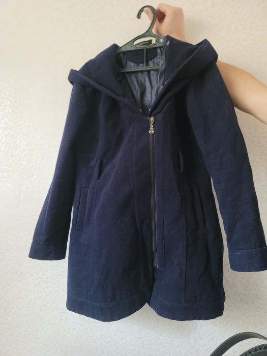 Пальто серое короткое