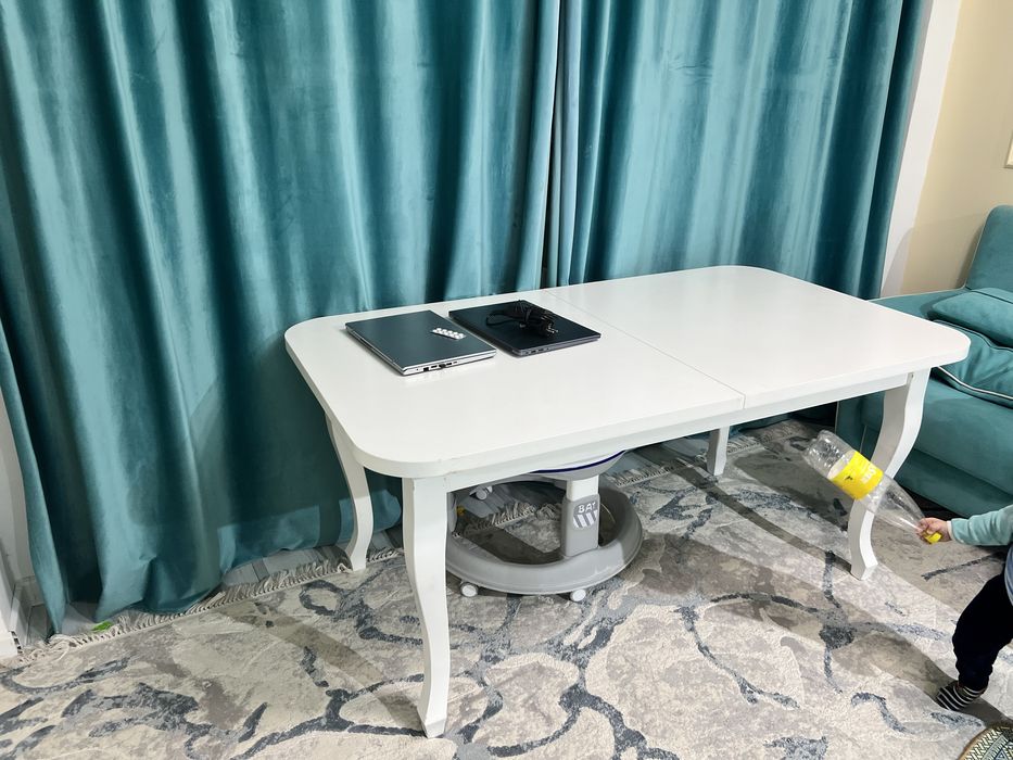 Стол для гостинной, кухни