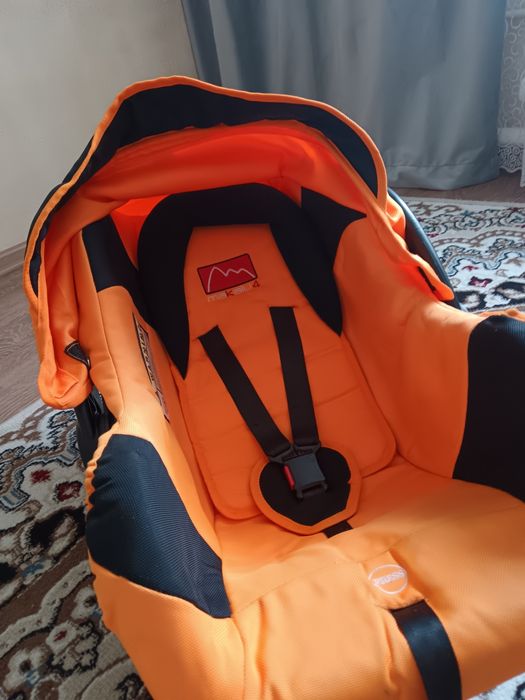 Продается автомобильное кресло