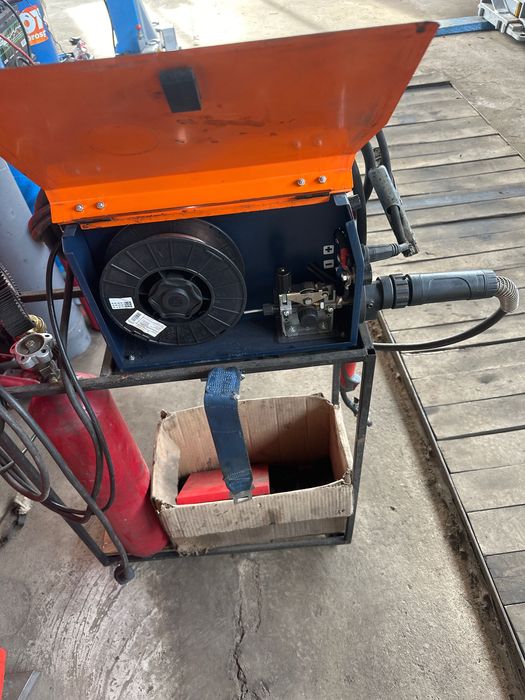 Synchro Комбиниран телоподаващ апарат и електрожен