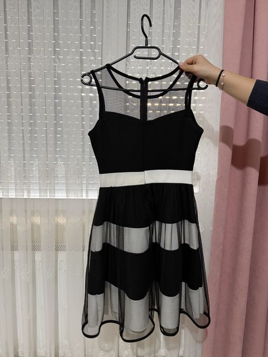 Черно-бяла дамска рокля