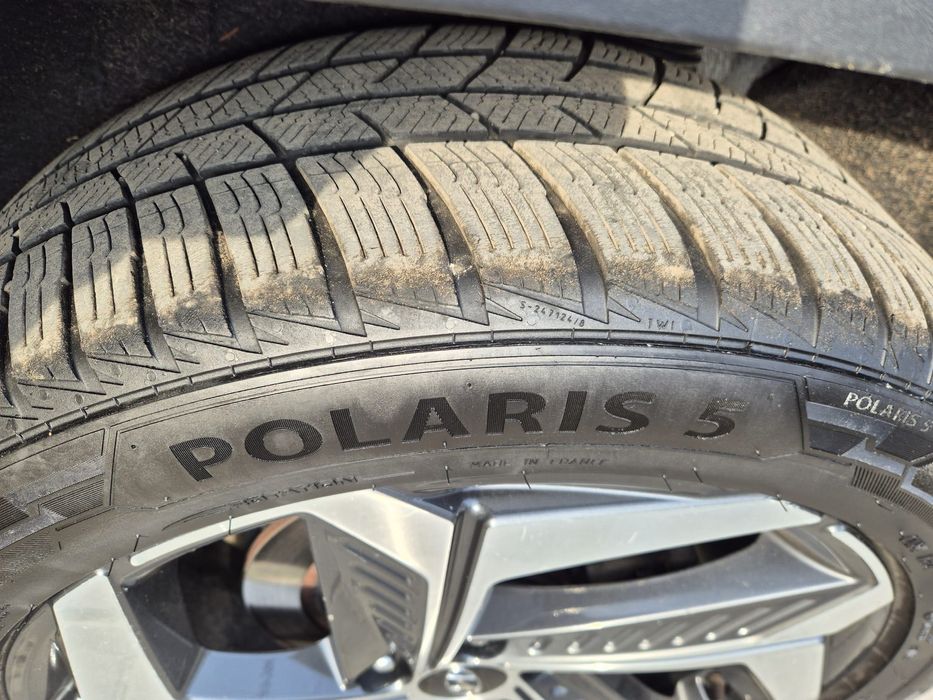 Vând 4 anvelope iarnă Barum Polaris 5 235/50 R19 VXL