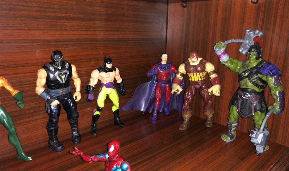 Лична колекция от екшън фигури