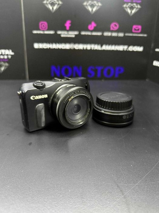 Canon EOS M + Obiectiv Canon 40mm