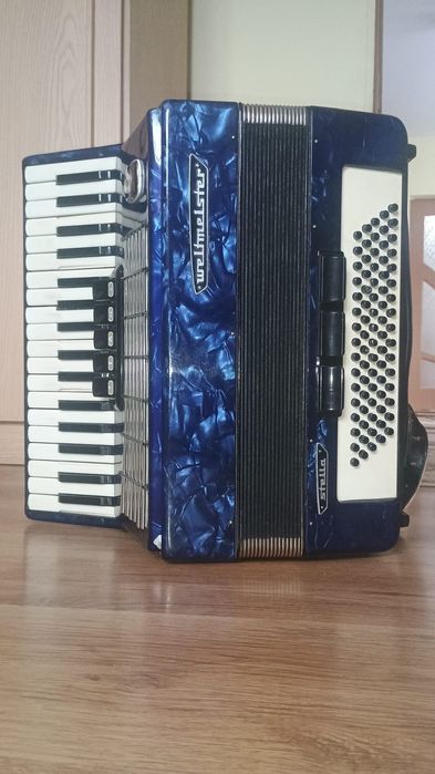Vând acordeon preț ușor negociabil