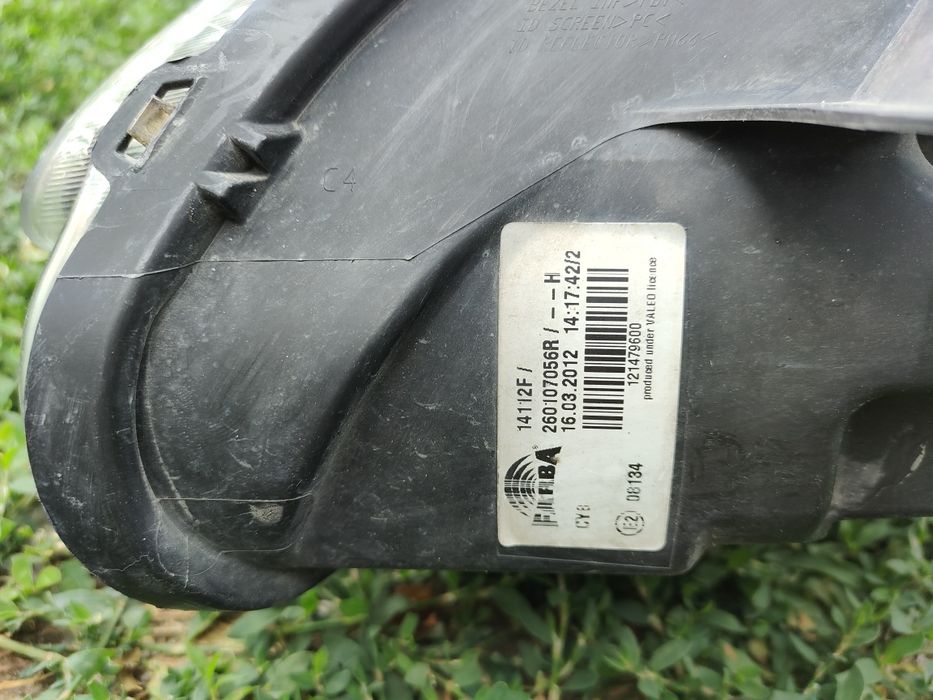 Far stânga dreapta Renault Clio 3
