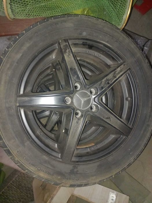 Vand 4 jante cu cauciucuri de vara